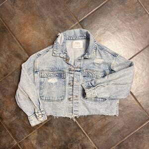 Zara girls cut off denim jacket size 9/10